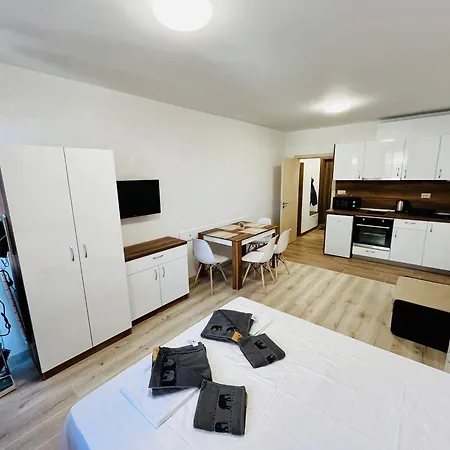 Apartment студиа тутхон *